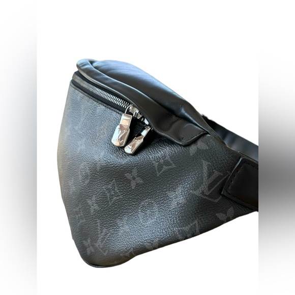 Louis Vuitton Monogram Eclipse Discovery Bumbag - Picture 3 of 11